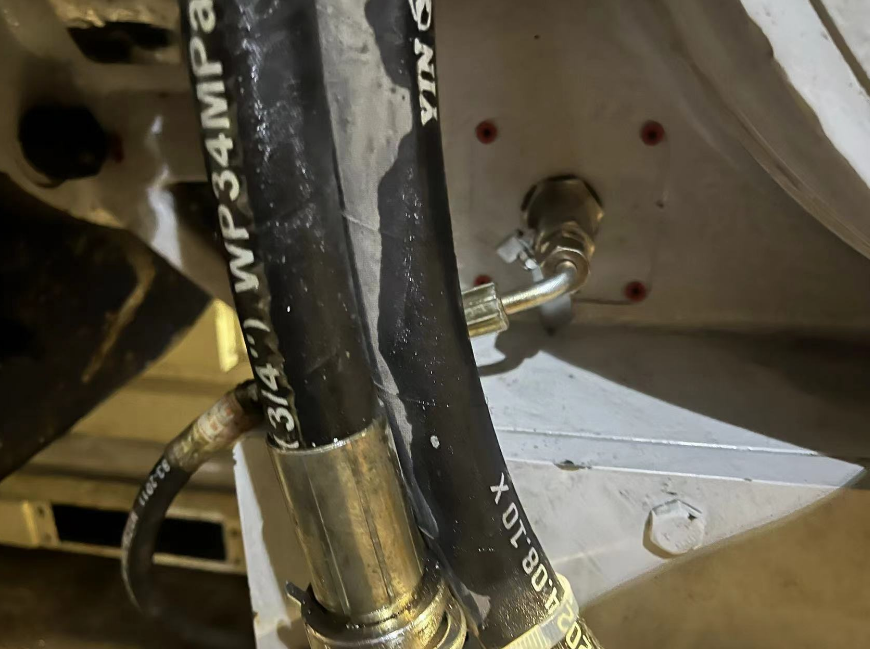 轉載機在線油液監(jiān)測系統(tǒng)取油口